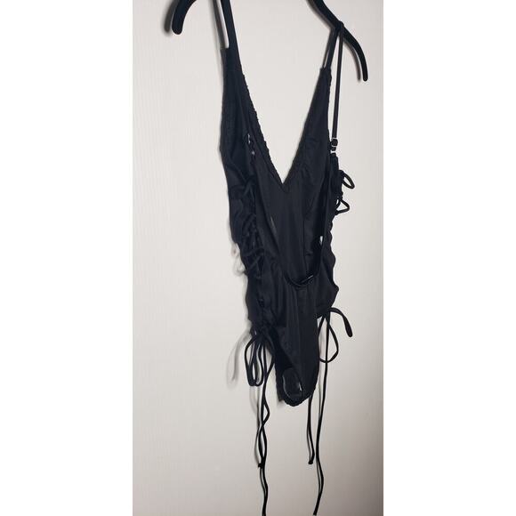 NEW Fashion Nova Sun Thrill Lace Up One Piece Swimsuit Black Medium - Picture 8 of 8